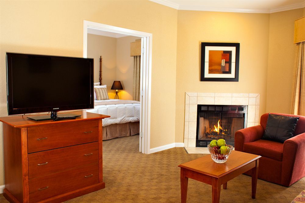 Cloverleaf Suites Baton Rouge Exterior foto